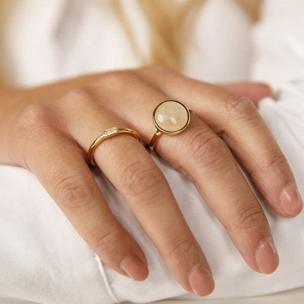 Gouden ring - Kleine kristalglassteen - Elegant