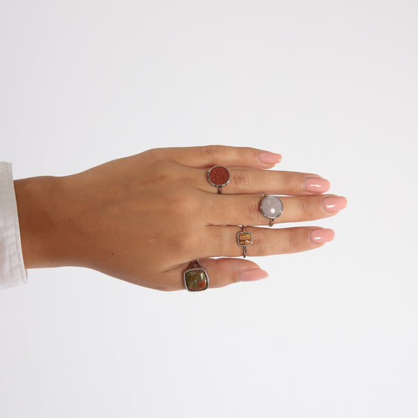 Zilveren ring - ronde Gold Sandstone - kracht en energie