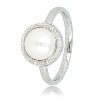 Silver vintage ring - White pearl - Timeless elegance