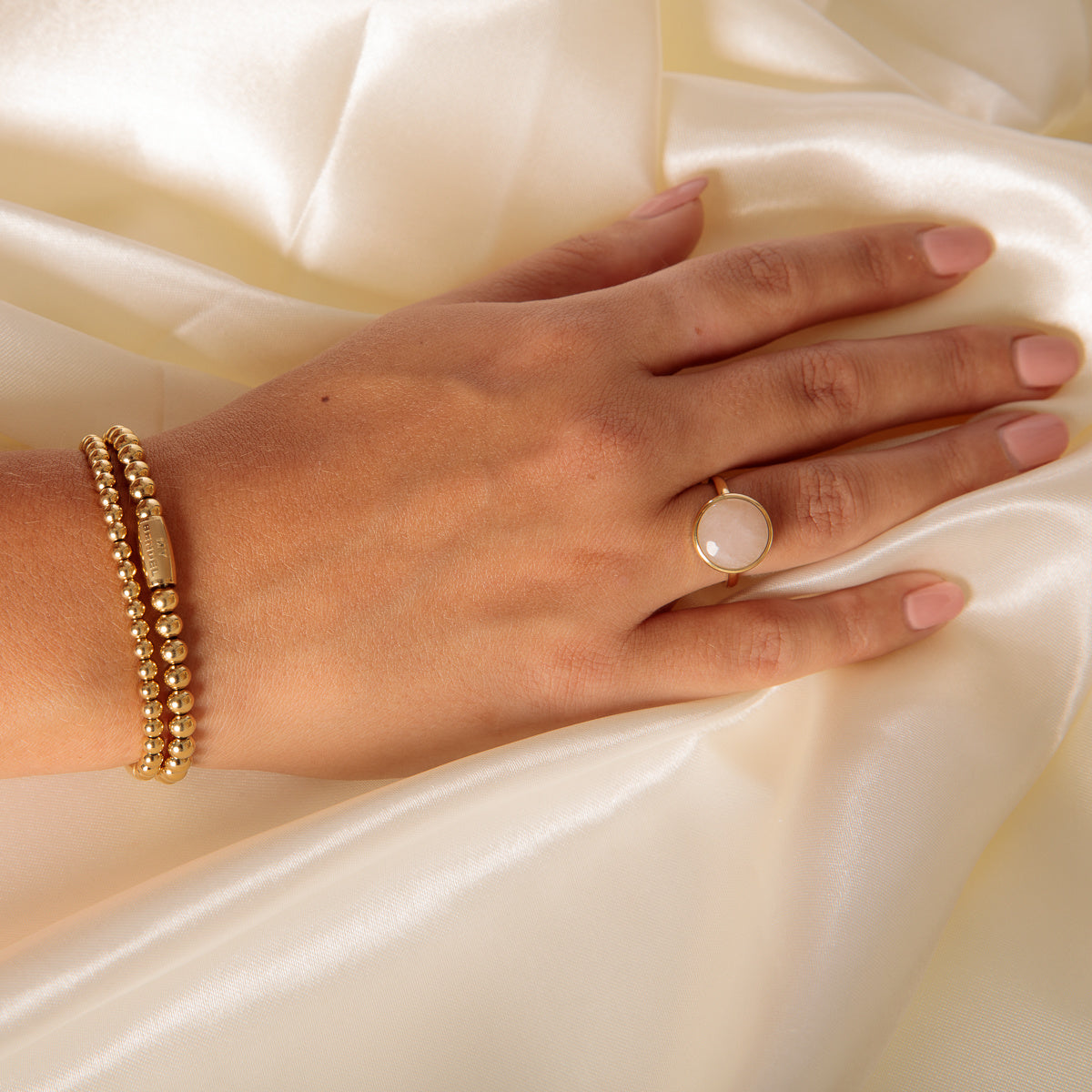 Golden women's bracelet with 4mm stainless steel beads