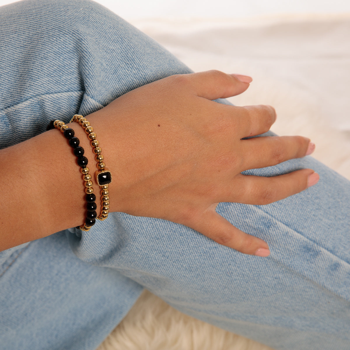 Gouden Damesarmband Onyx Edelsteen Elastisch