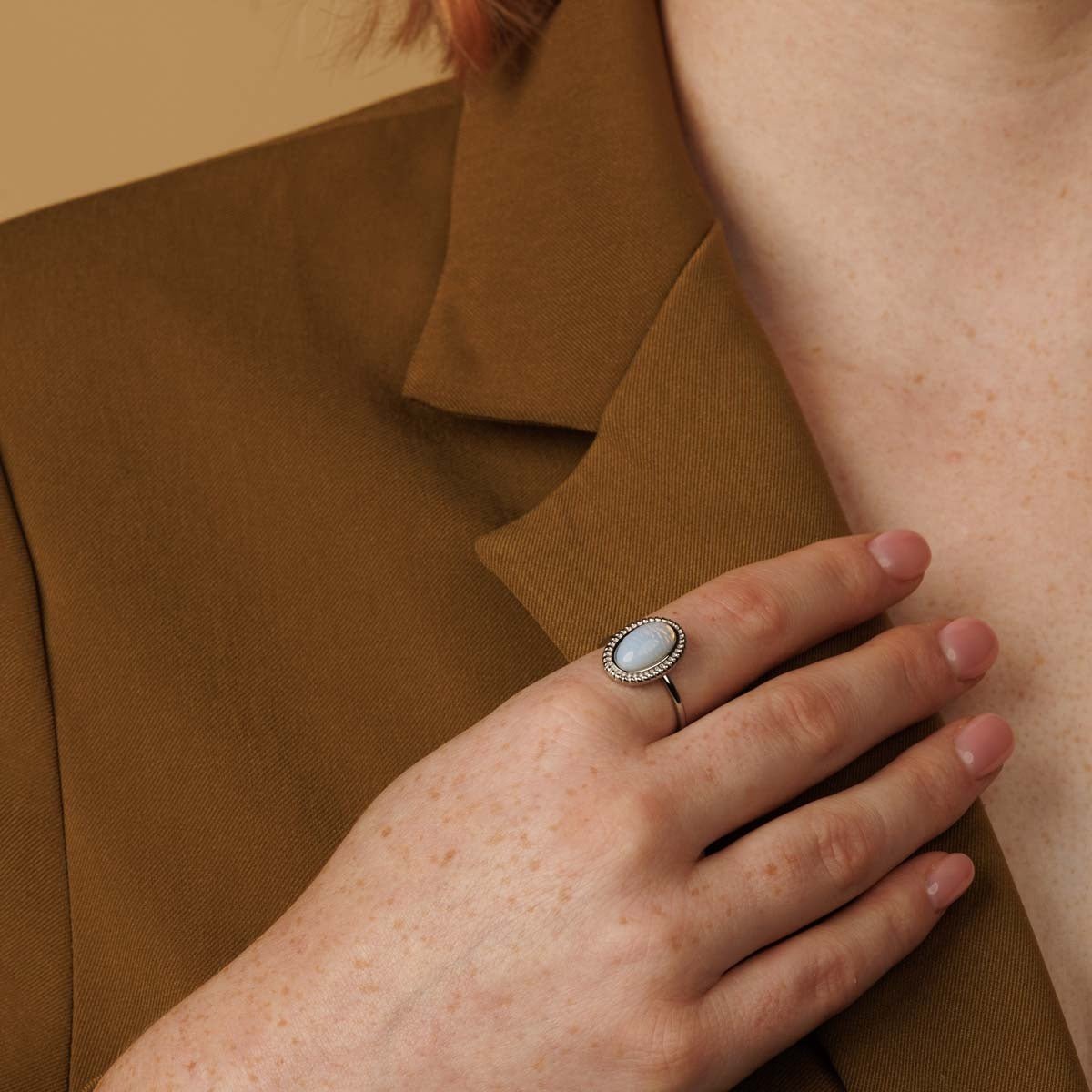 Vintage zilveren ring - White Quartz steen - Twisted rand - My Bendel