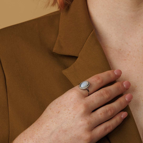 Vintage zilveren ring - White Quartz steen - Twisted rand - My Bendel