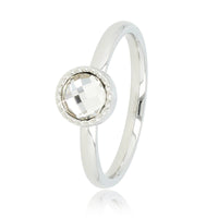 Zilveren ring met kristal - Twisted randje - Speels design