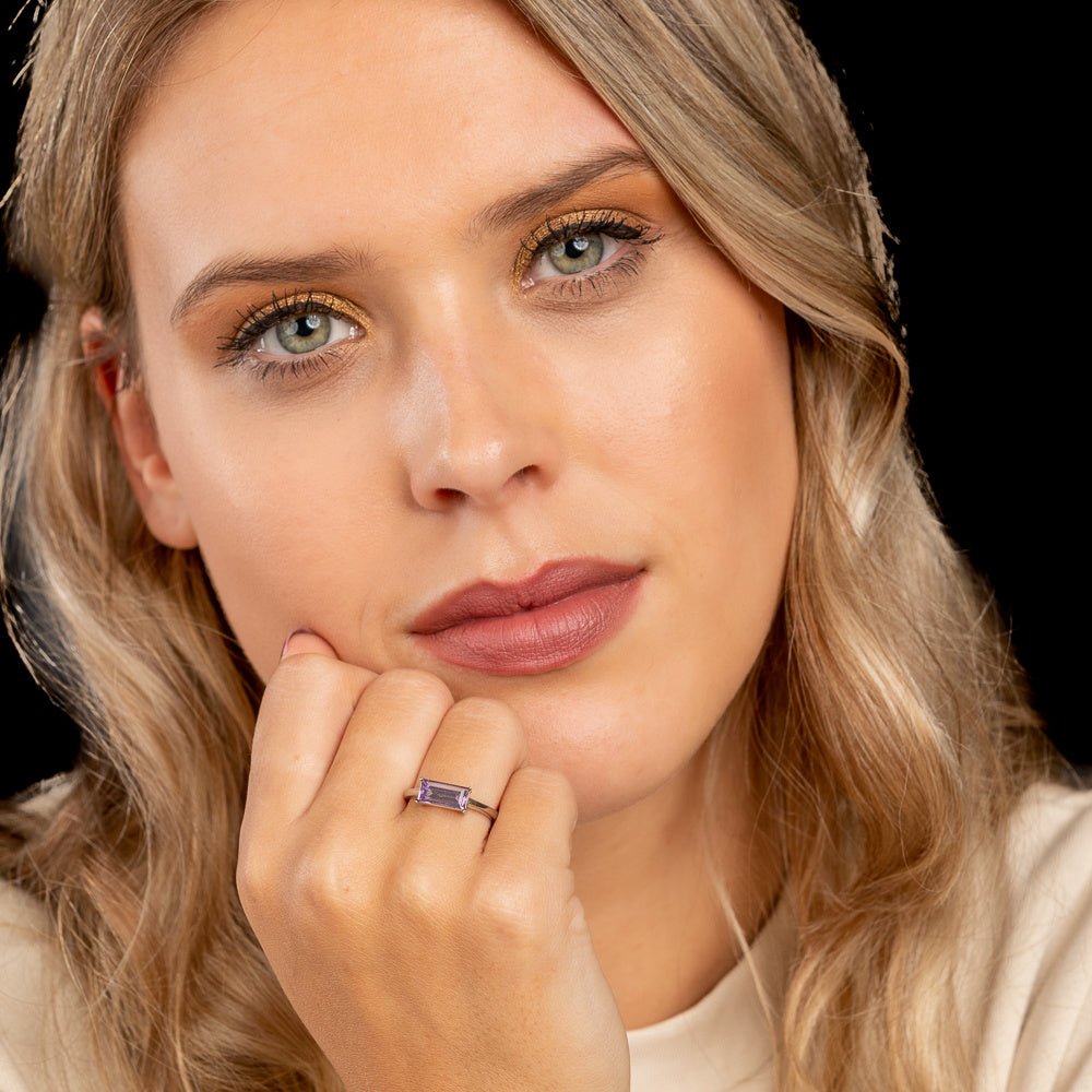 Zilveren ring - paarse rechthoekige glassteen - Stainless steel - My Bendel