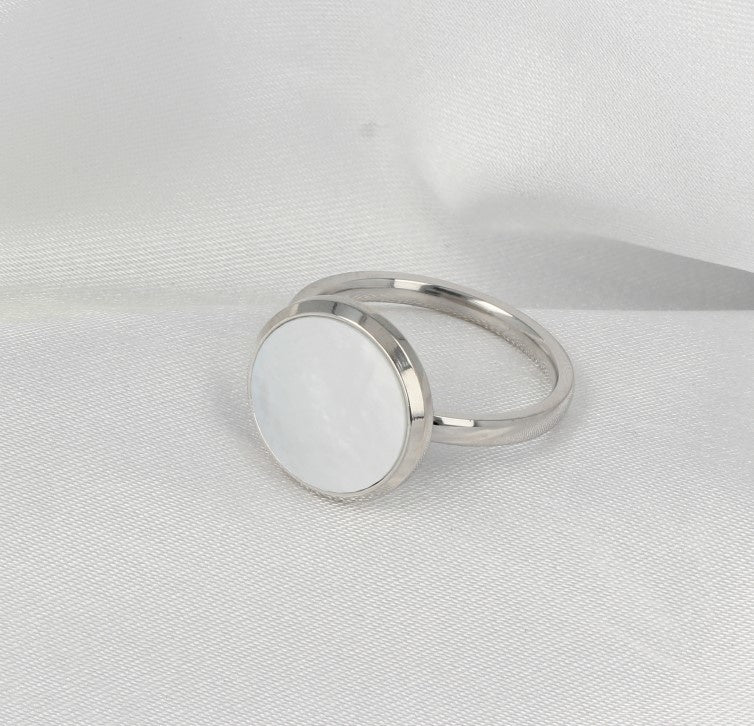 Zilveren ring - ronde parelmoer - sprankelend sieraad - My Bendel