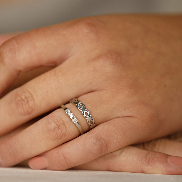 Zilveren ring - sprankelende Swarovski stenen - My Bendel