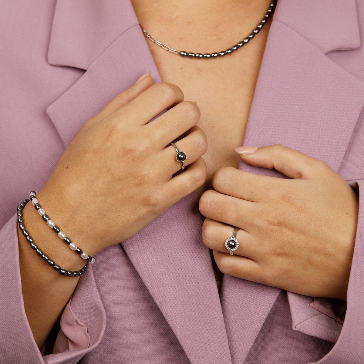 Zilveren ring - zwarte parel - zirkonia steentjes - My Bendel